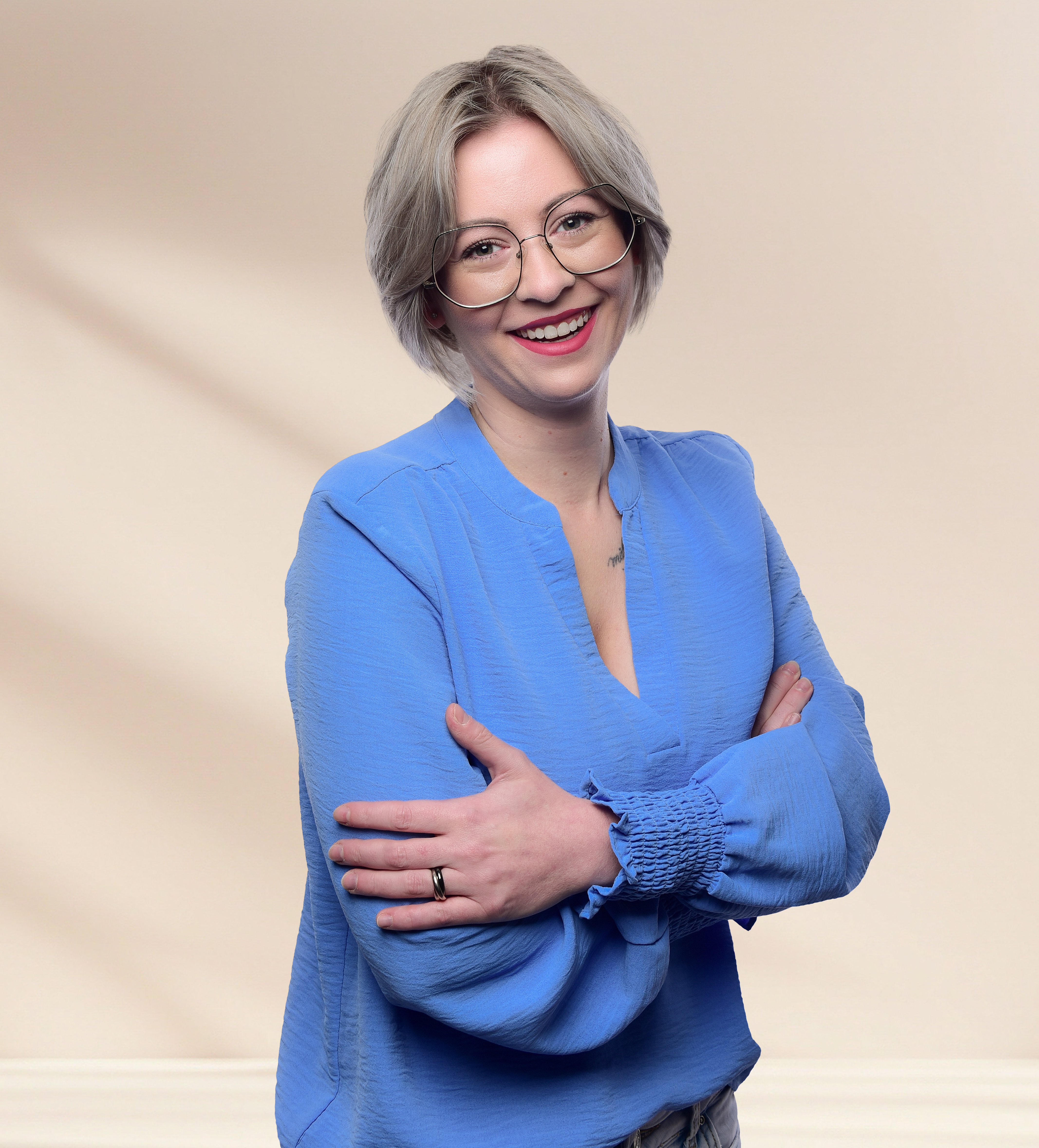 Jennifer Wozny, Prokuristin und Geschäftsleitung bei FOX Kosmetik